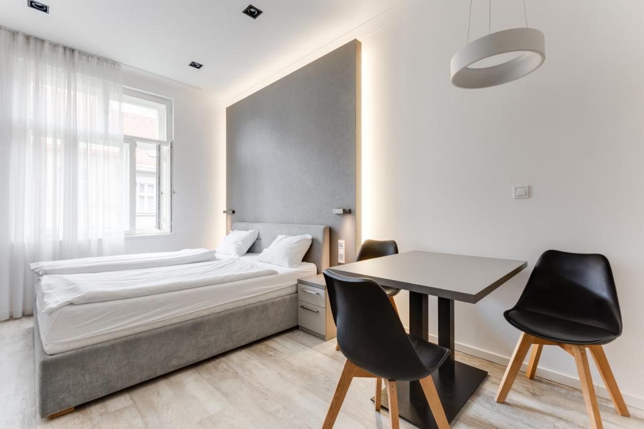 Lampi Aparthotel Prága Kültér fotó